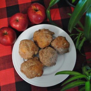 Beignets soufflés aux pommes et cannelle
